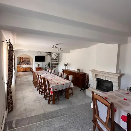 Guest house Pensiunea Dorina